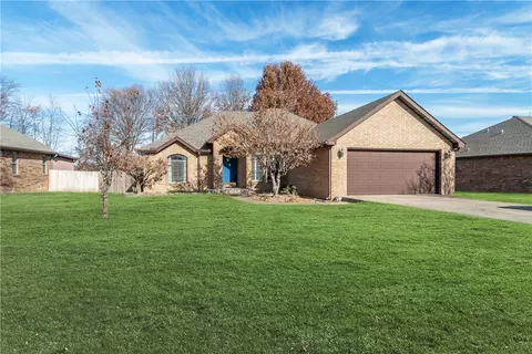 450 Primrose Ave, Siloam Springs, AR 72761