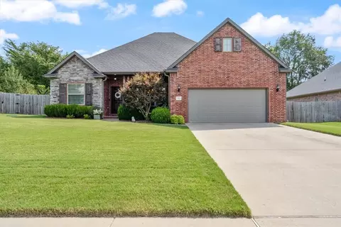 113 Saint Vincent St, Lowell, AR 72745