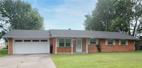 502 Elmdale Dr, Springdale, AR 72762