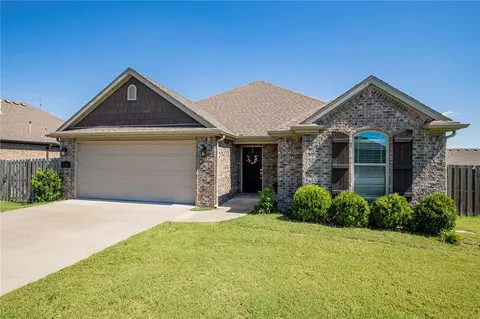 840 Fontana St, Centerton, AR 72719