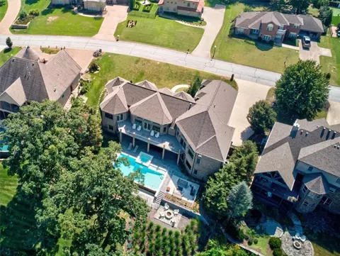 29 W Wimbledon Way, Rogers, AR 72758