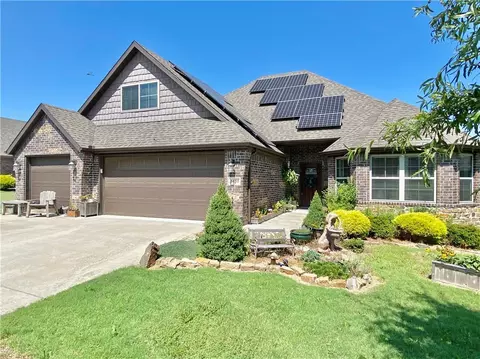 1430 Abbey Ln, Centerton, AR 72719