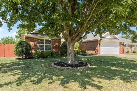 2400 SW 16th St, Bentonville, AR 72712