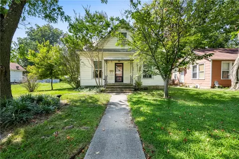 514 N 3rd St, Rogers, AR 72756