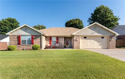4304 Cody Ave, Springdale, AR 72762