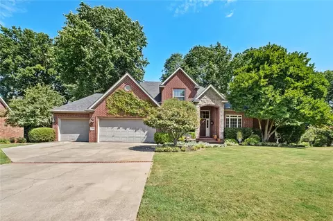 3528 Buckingham Dr, Fayetteville, AR 72703