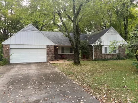 2602 N Stanton Ave, Fayetteville, AR 72703