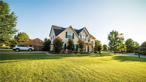 2988 Quail Creek Dr, Fayetteville, AR 72703