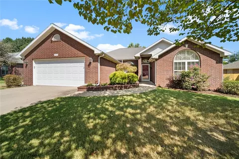4432 Sandingham St, Fayetteville, AR 72704