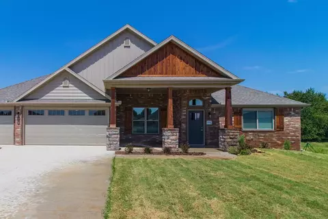 5866 Poppy Ave, Springdale, AR 72762