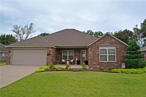 825 Lynn Dr, Pea Ridge, AR 72751