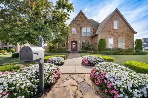 2317 S The Peaks Blvd, Rogers, AR 72758