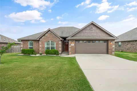 807 Dollar St, Cave Springs, AR 72718