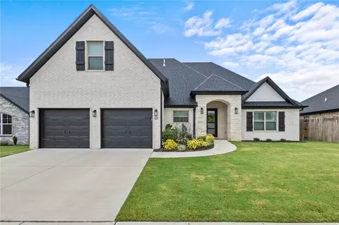 431 N Lone Jack Dr, Fayetteville, AR 72704