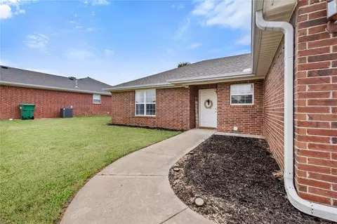 1044 Applewood Cir, Centerton, AR 72719