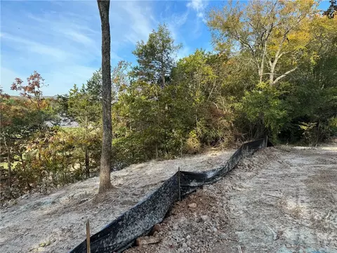 147 S Centennial Ave, West Fork, AR 72774 photo 3