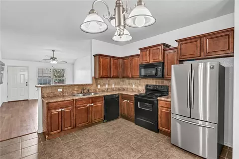 2416 Ridgeway Ln, Barling, AR 72923 photo 5