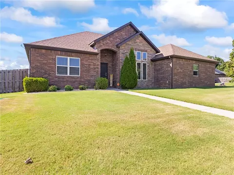 1907 Quinlan Ave, Lowell, AR 72745