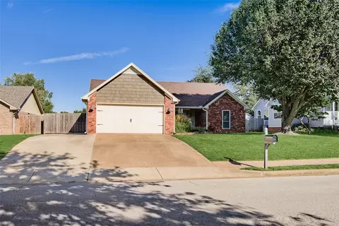 1615 S Beth Dr, Rogers, AR 72758