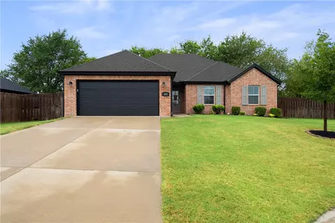 609 Arroyo St, Farmington, AR 72730