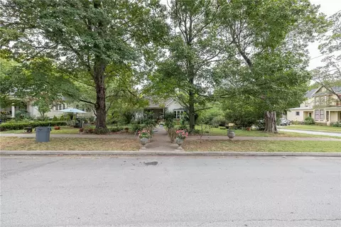 433 Willow Ave, Fayetteville, AR 72701