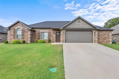 594 Parkside Cv, Springdale, AR 72764