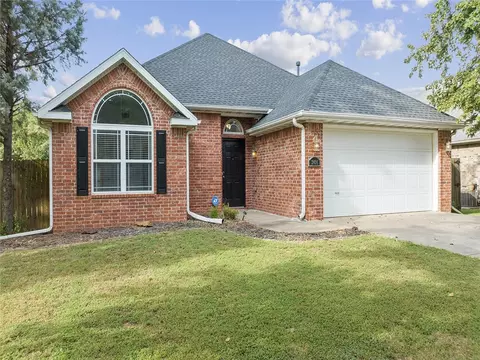 3696 W Clearwood Dr, Fayetteville, AR 72704