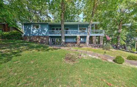 8616 White Oak Dr, Rogers, AR 72756