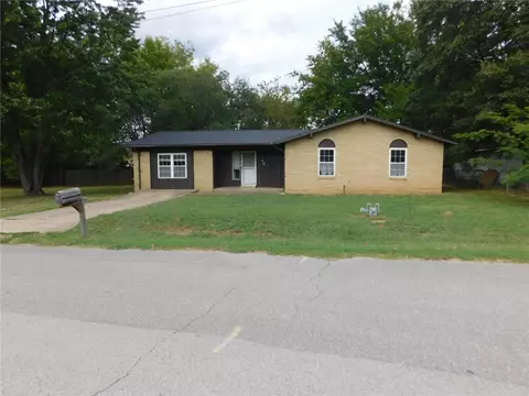 48 E Ash St, Farmington, AR 72730