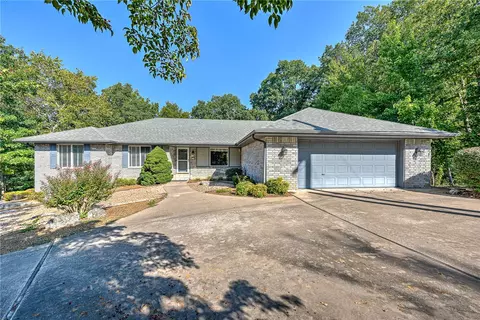 12 Berrydale Ln, Bella Vista, AR 72715