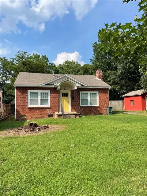 204 W Miller, Fayetteville, AR 72703