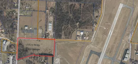 2 Nd Airport Loop, Rogers, AR 72756