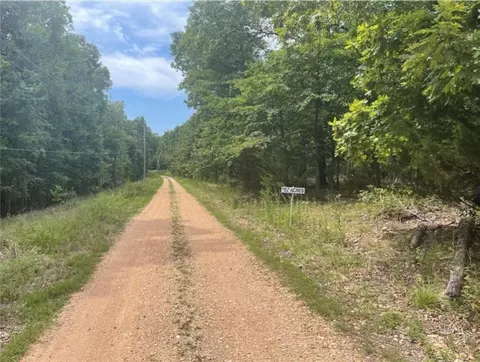 004 Beartrap Rd, Springdale, AR 72764