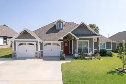 2504 Mimosa St, Van Buren, AR 72956
