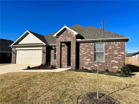 2325 Meyers St, Pea Ridge, AR 72751