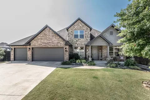 4615 W Buckeye Dr, Rogers, AR 72758