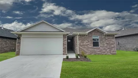 5432 Selah St, Springdale, AR 72764