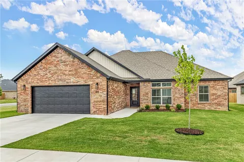 925 Laux Ln, Pea Ridge, AR 72751