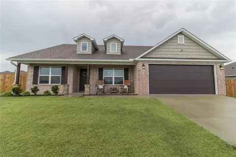 413 Woodland St, Lowell, AR 72745