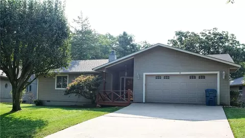 21 Farnham Dr, Bella Vista, AR 72714