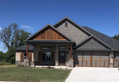 5818 Poppy Ave, Springdale, AR 72762
