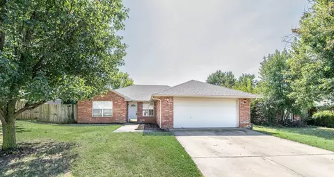 4363 W Cheyenne Dr, Fayetteville, AR 72704