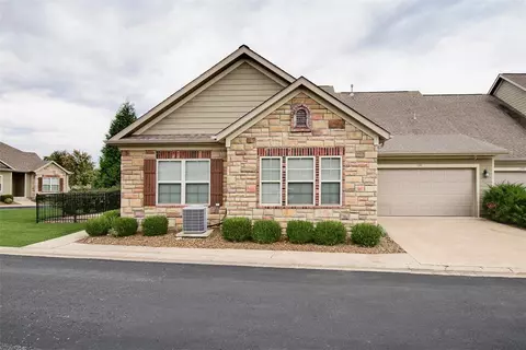 1301 SW Doe Ln, Bentonville, AR 72713
