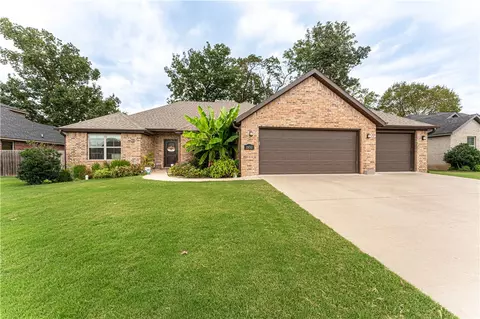 1852 S Harding Pl, Fayetteville, AR 72701