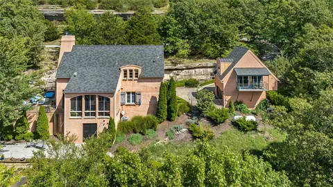 895 S Bayshore Dr, Eureka Springs, AR 72631