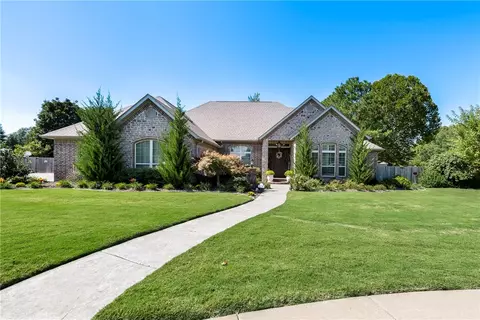 15 Darian Dr, Bentonville, AR 72712