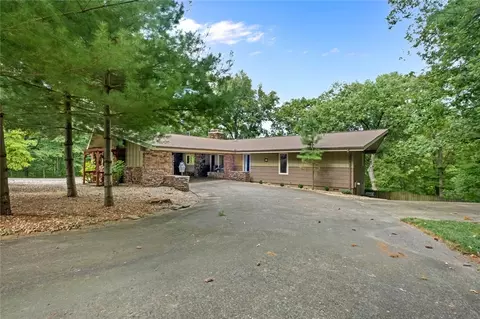 9 Longdon Ln, Bella Vista, AR 72714