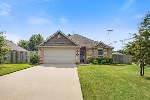 100 Sullivans Way, Centerton, AR 72719