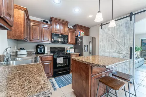 2905 S E St, Rogers, AR 72758 photo 9
