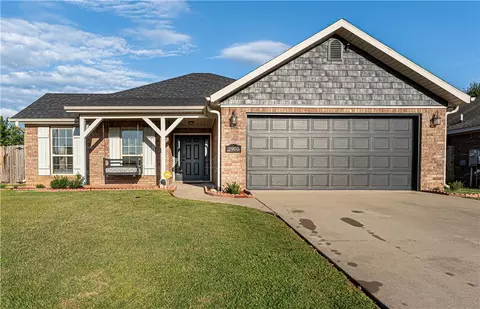 2905 S E St, Rogers, AR 72758